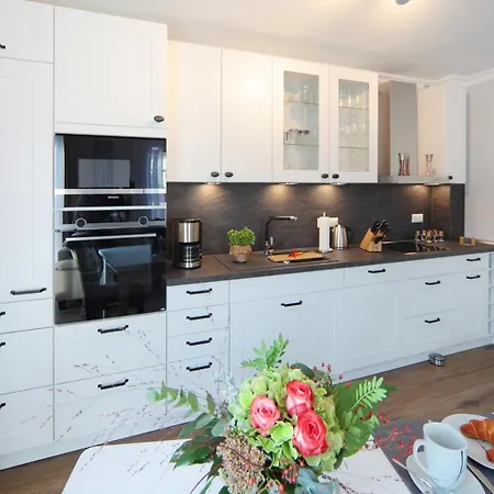 Апартаменты Salzluft Mit Sauna Цингст